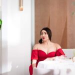 The Grace of Good Conversation: What to Discuss in Business and Social Settings